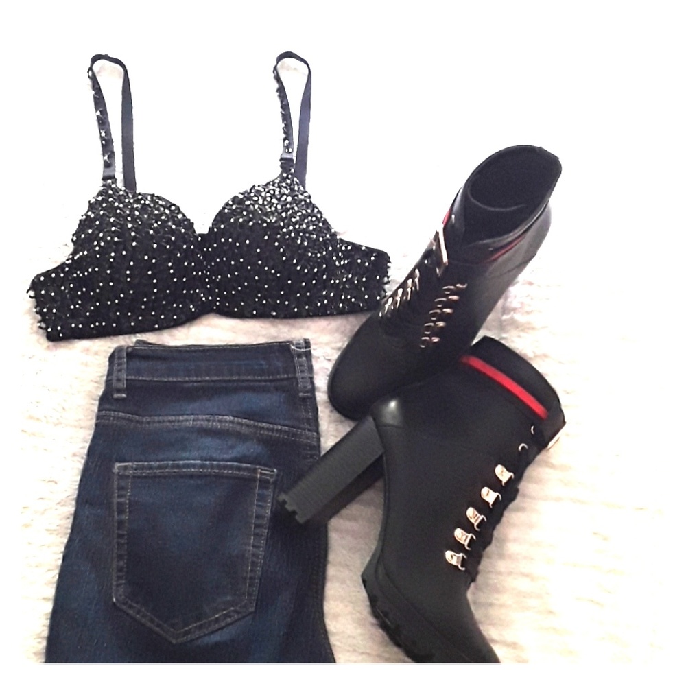 Black sequin and beaded bra. La Fasion District.